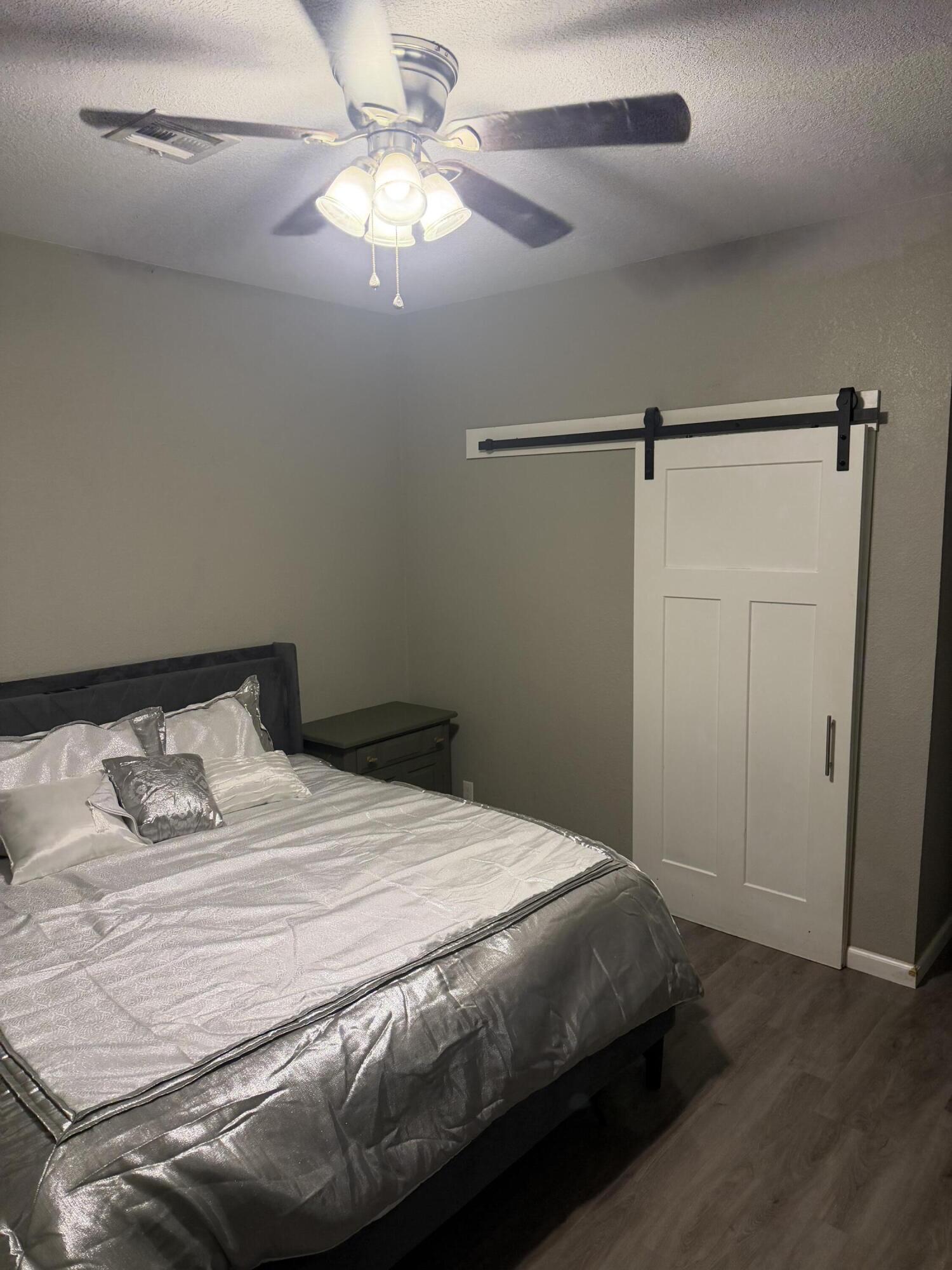 327 W Sherman Street