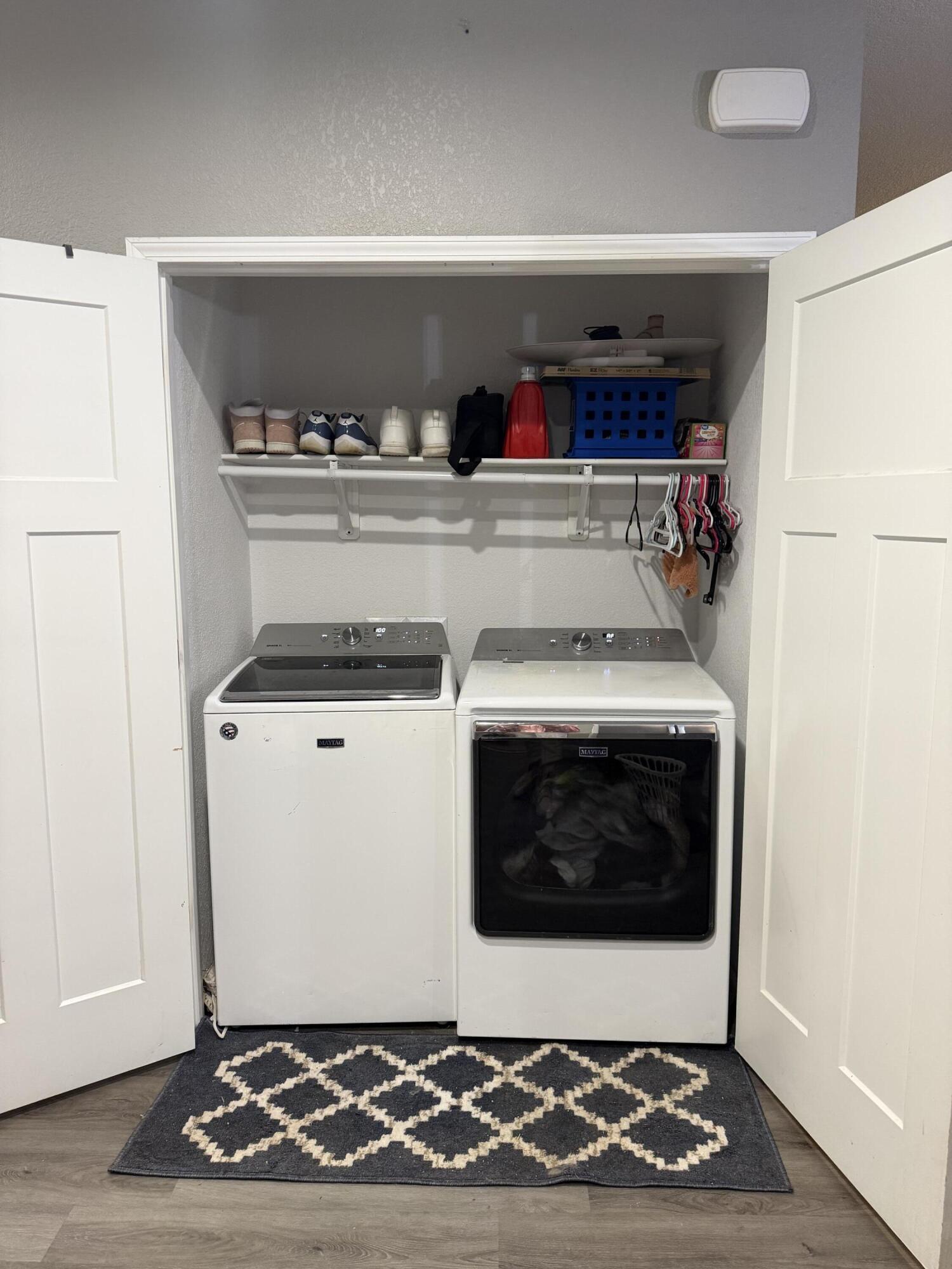 327 W Sherman Street