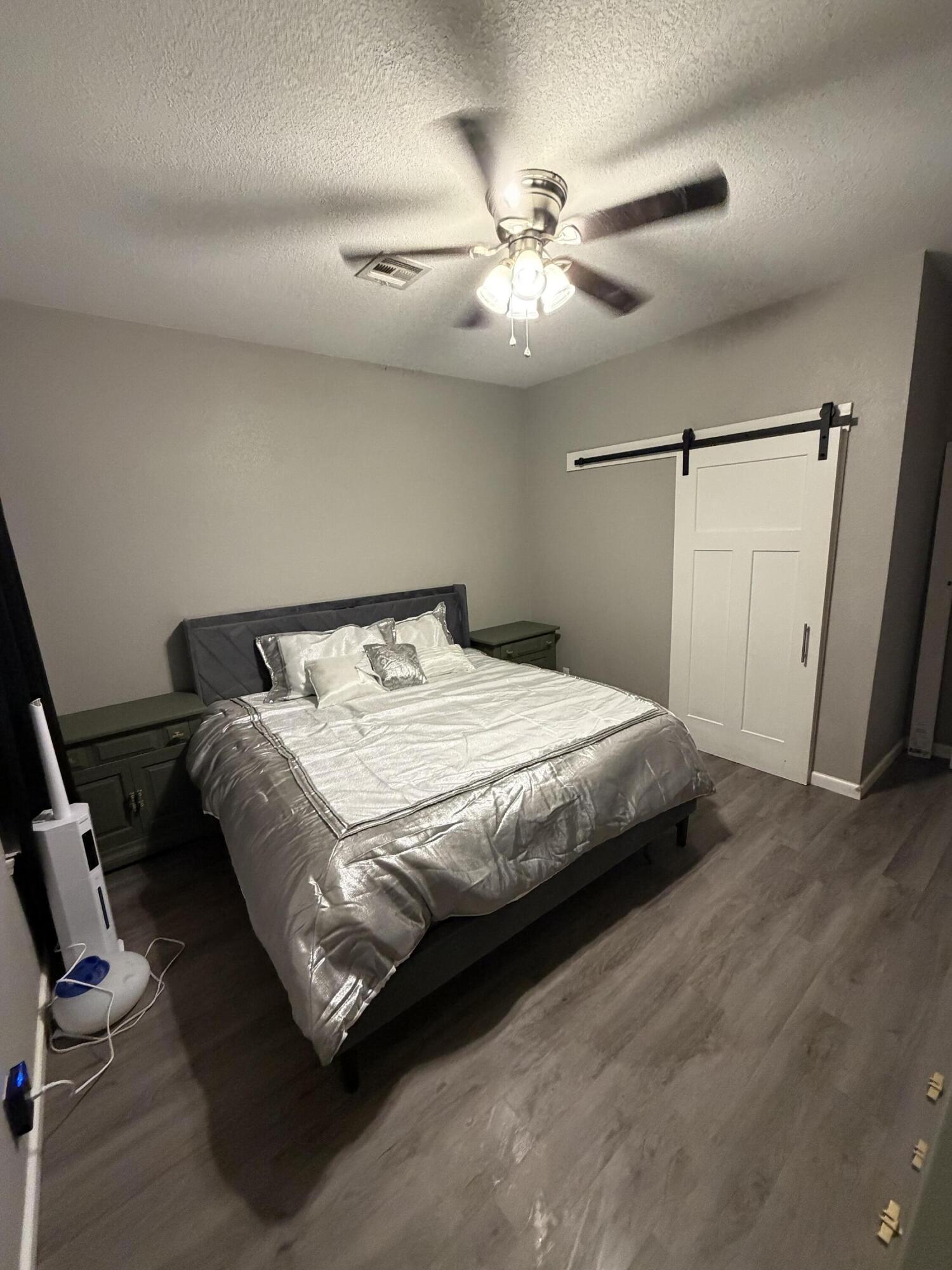 327 W Sherman Street