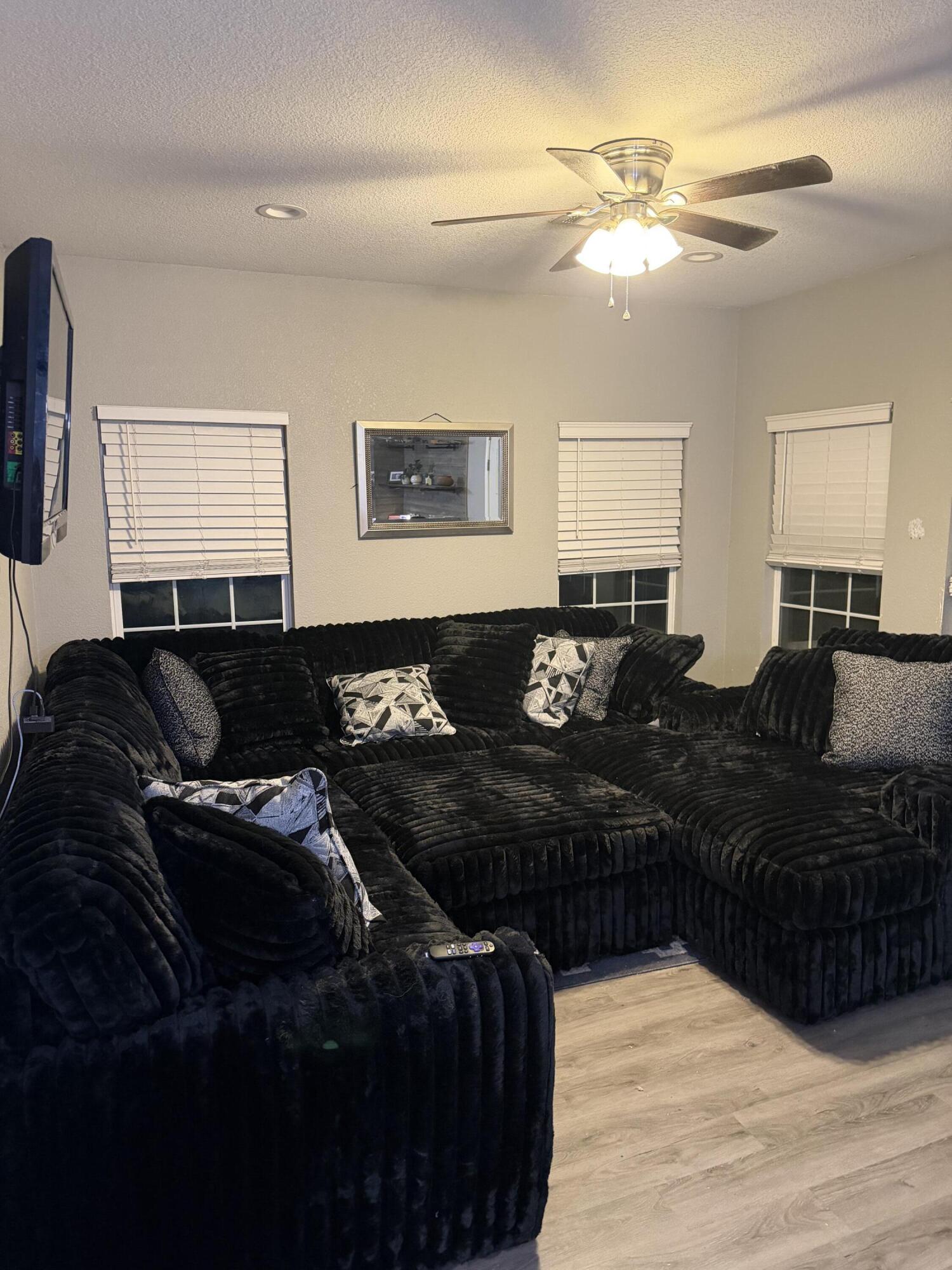 327 W Sherman Street