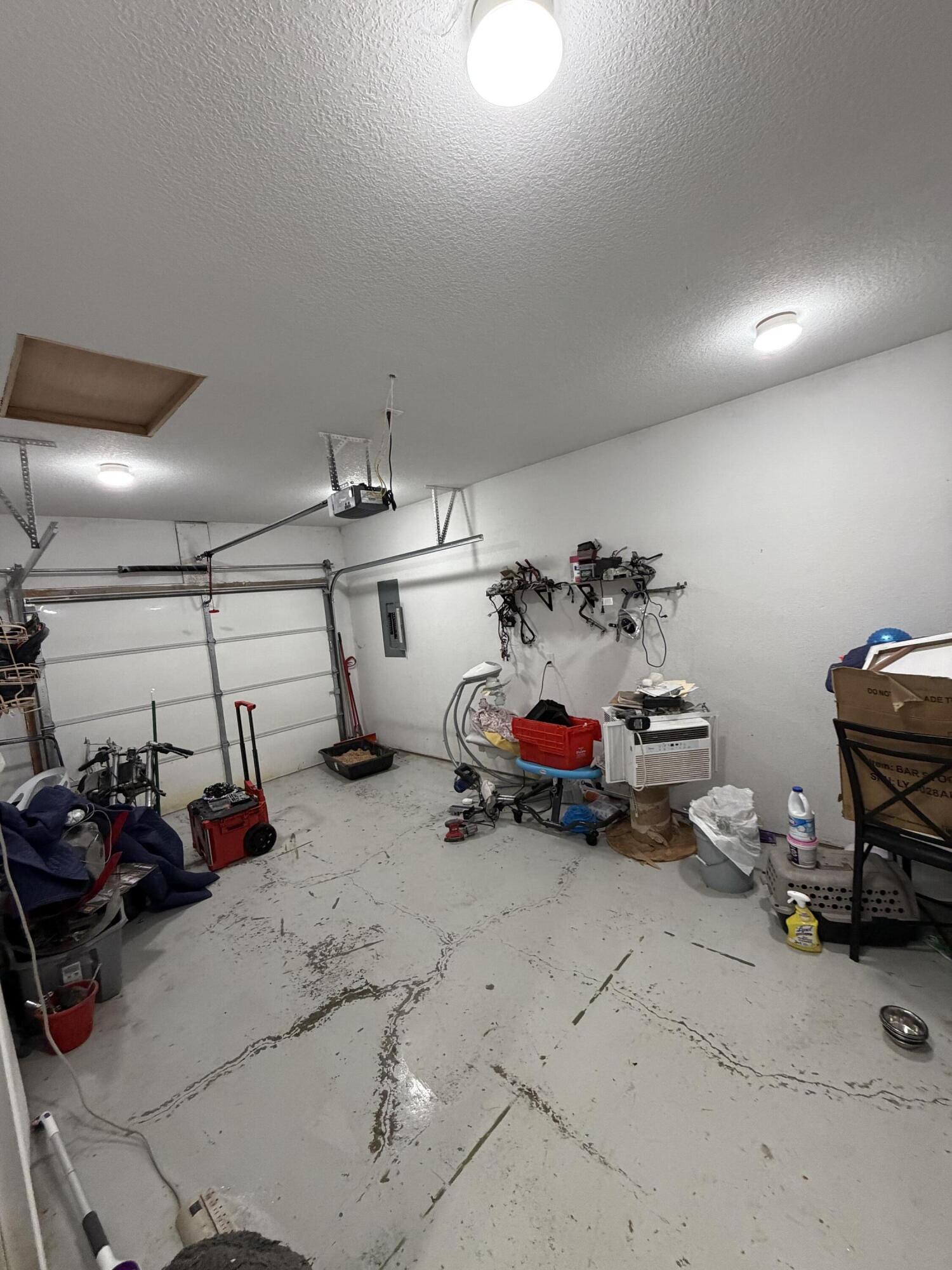 327 W Sherman Street