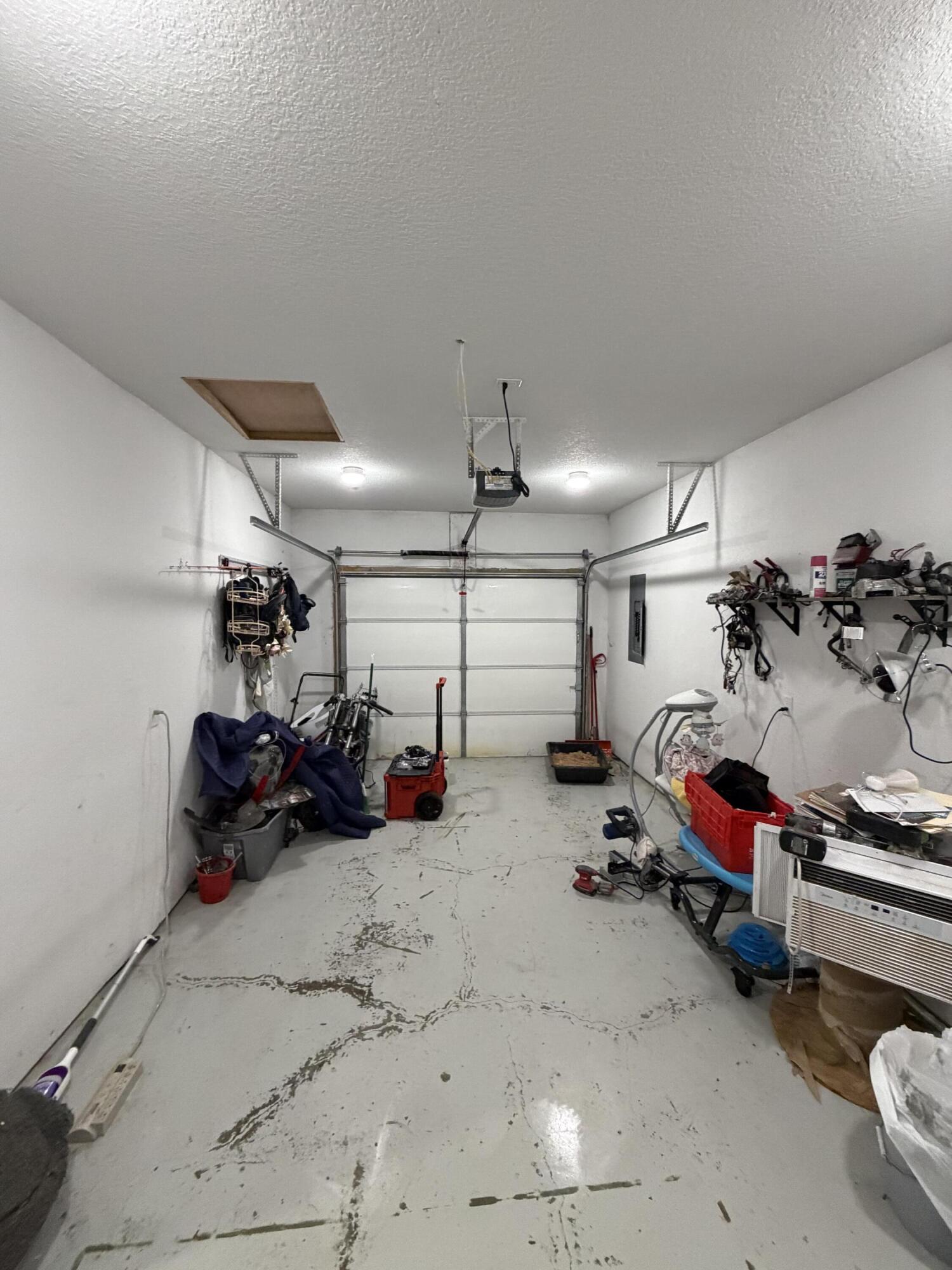 327 W Sherman Street