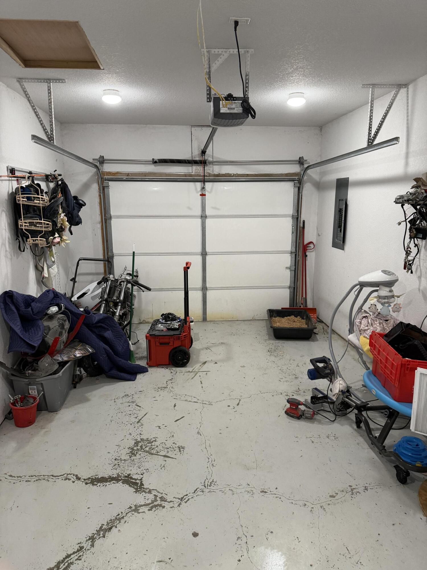 327 W Sherman Street