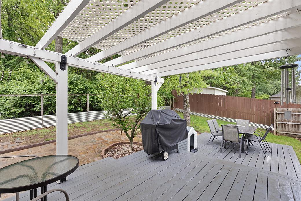 589 Barton Place