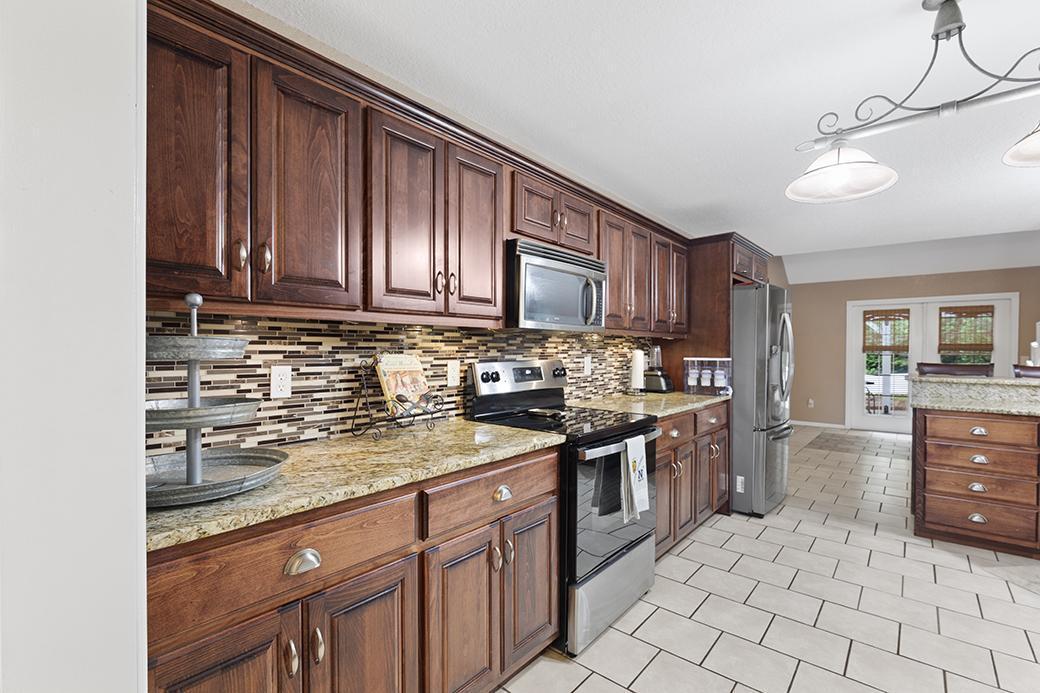 589 Barton Place