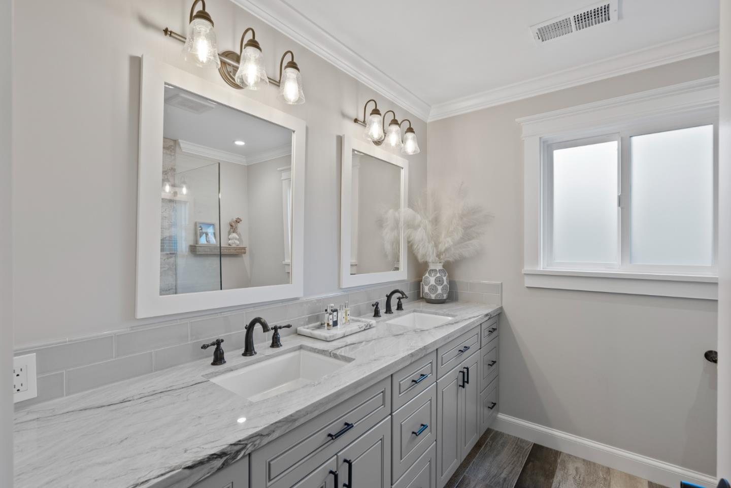 1873 Alameda De Las Pulgas