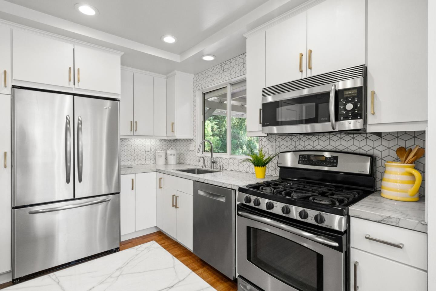 1825 Alameda De Las Pulgas