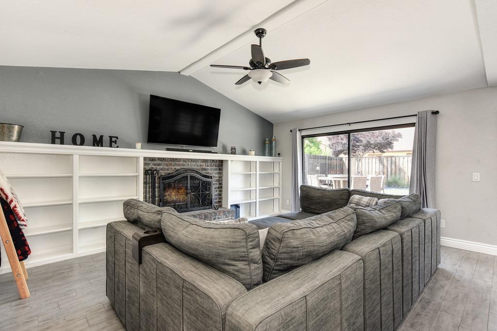 9391 Rolling Glen Court