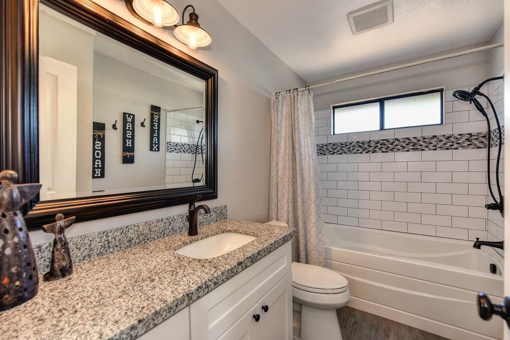 9391 Rolling Glen Court