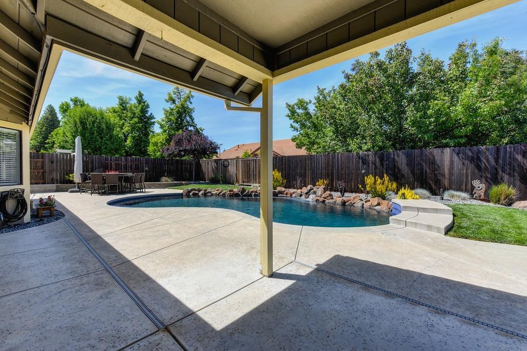 9391 Rolling Glen Court