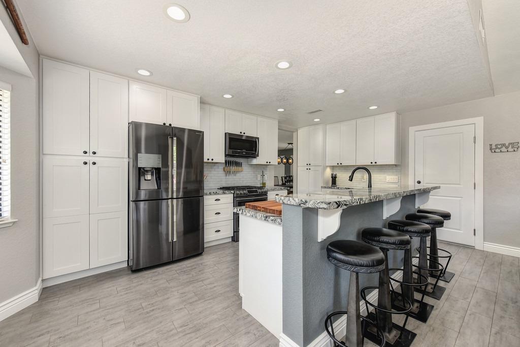 9391 Rolling Glen Court
