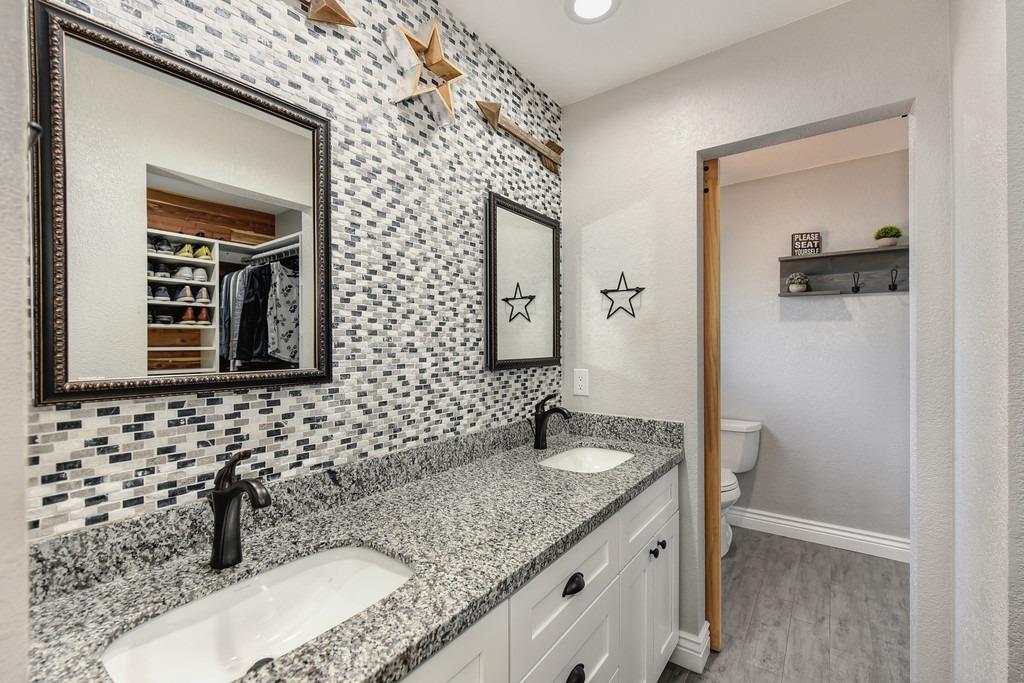 9391 Rolling Glen Court