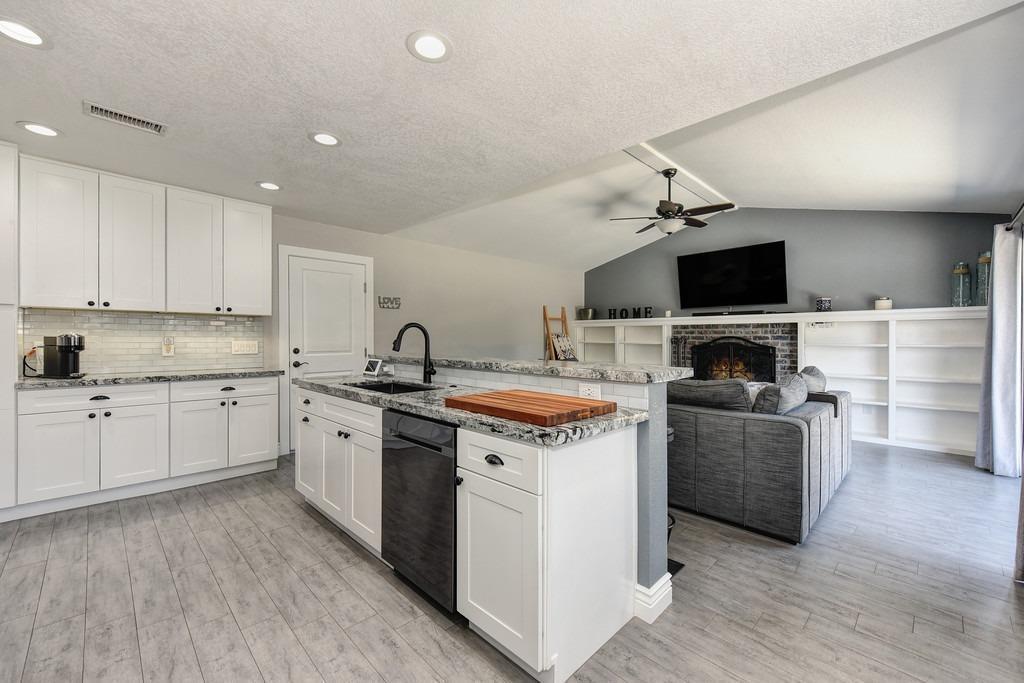 9391 Rolling Glen Court