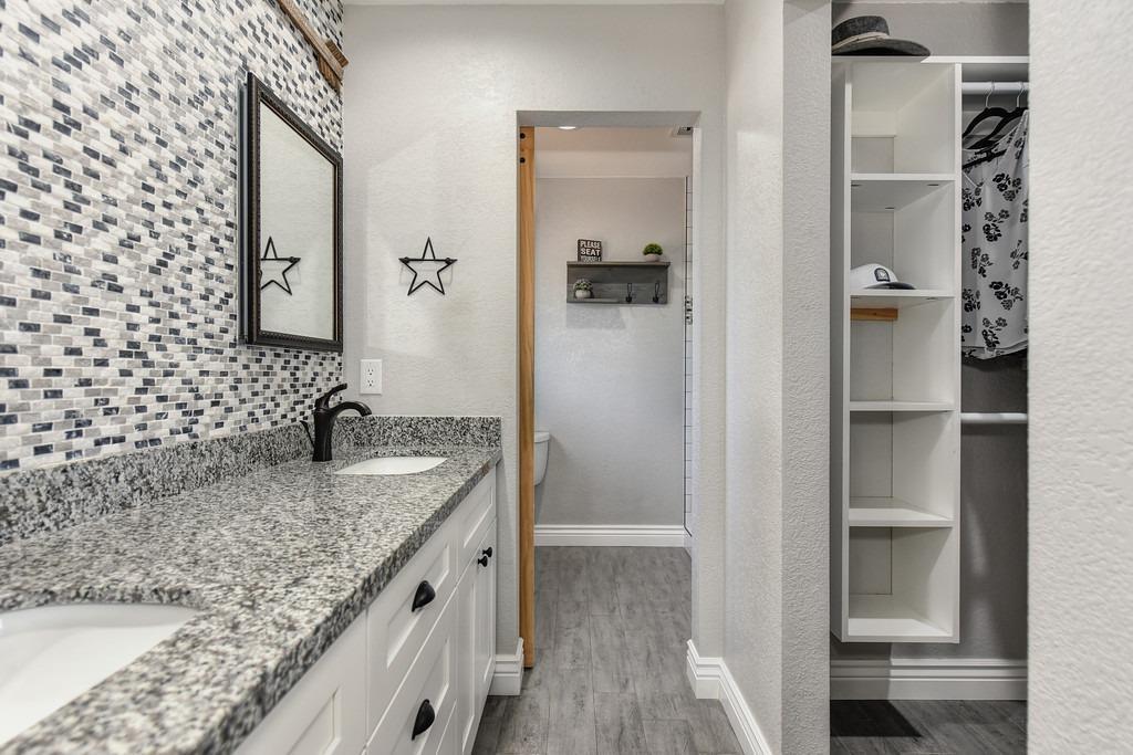 9391 Rolling Glen Court