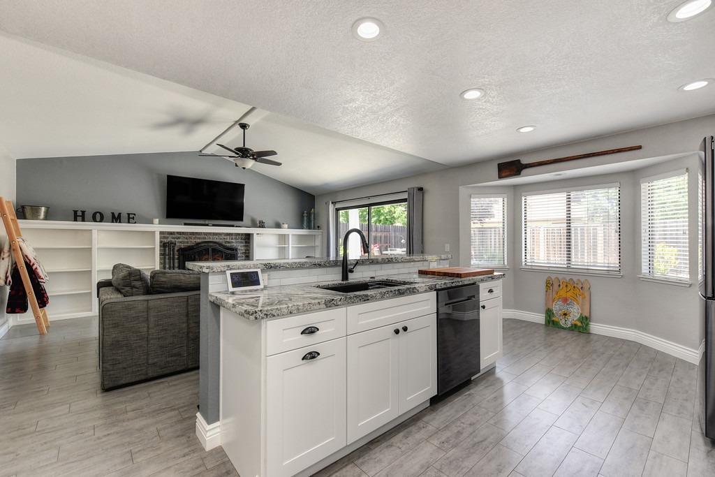 9391 Rolling Glen Court