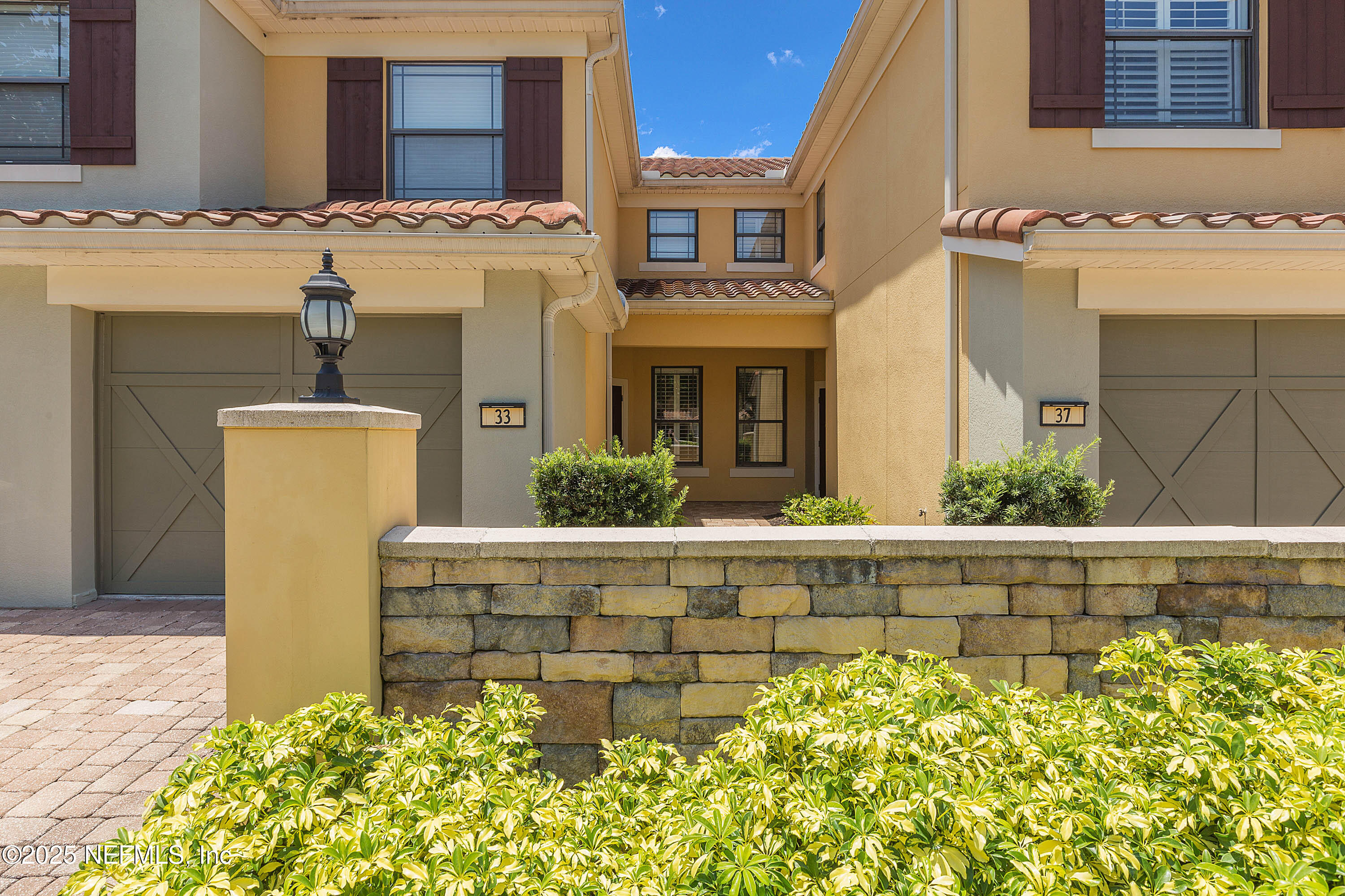 33 FAWN GULLY Lane