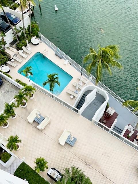 5880 Collins Ave # 1004