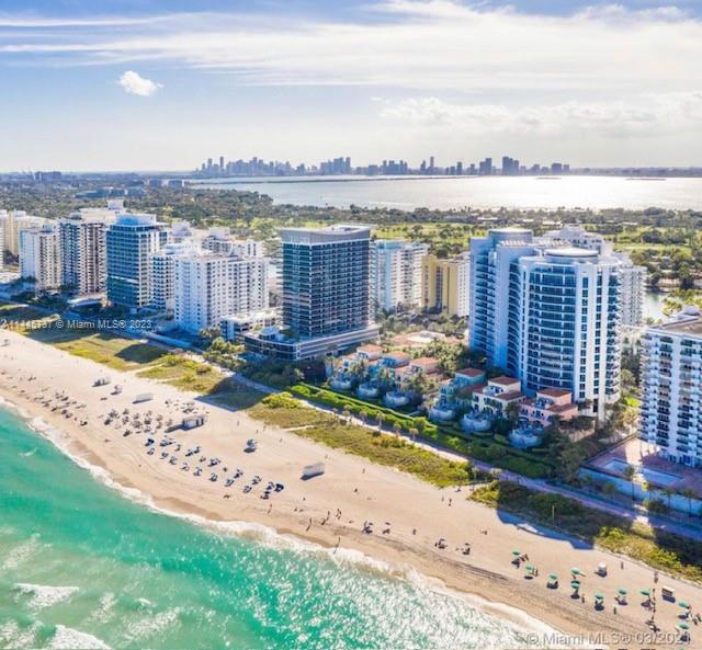 5880 Collins Ave # 1004