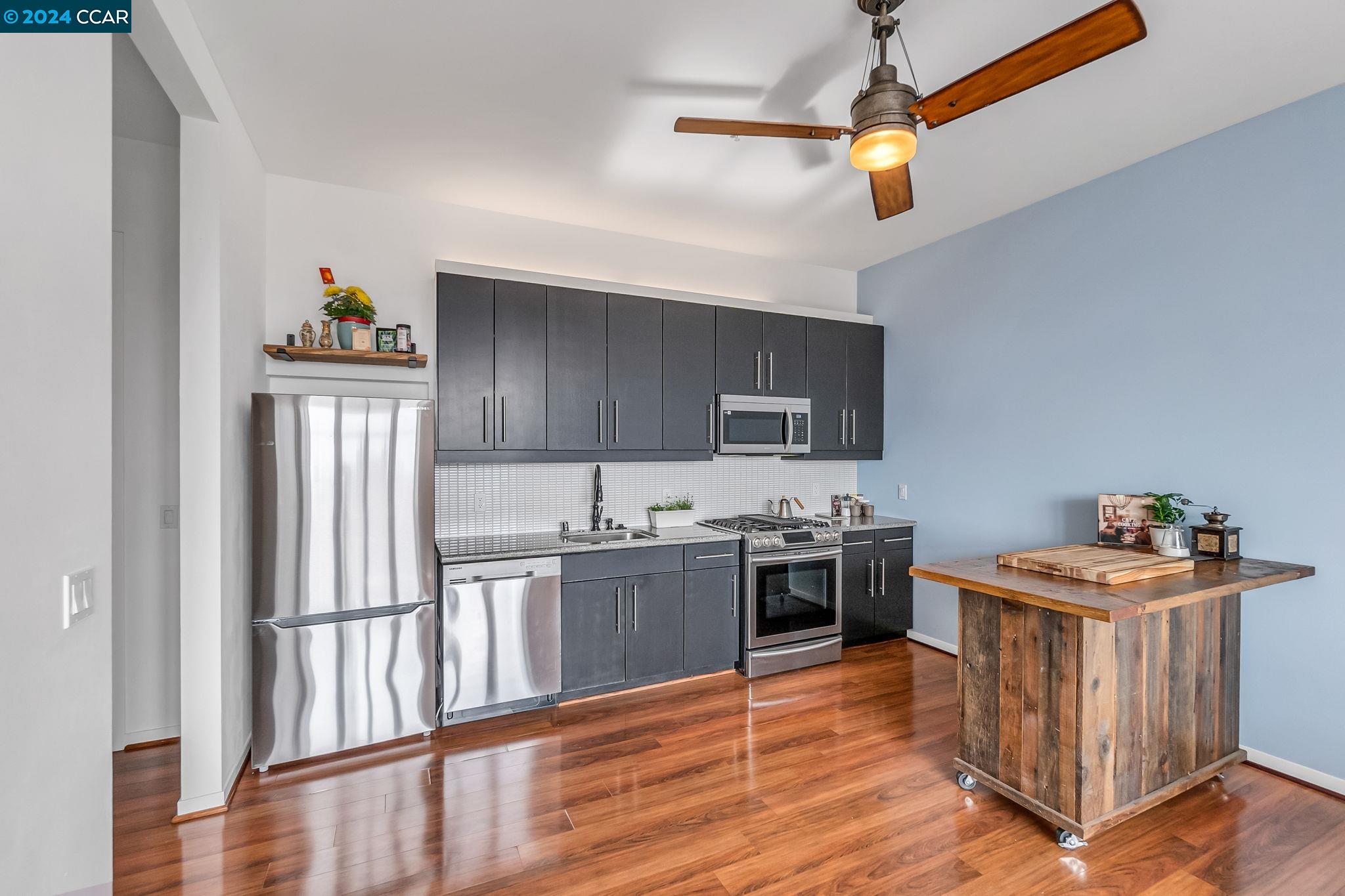 3801 San Pablo Ave # 305