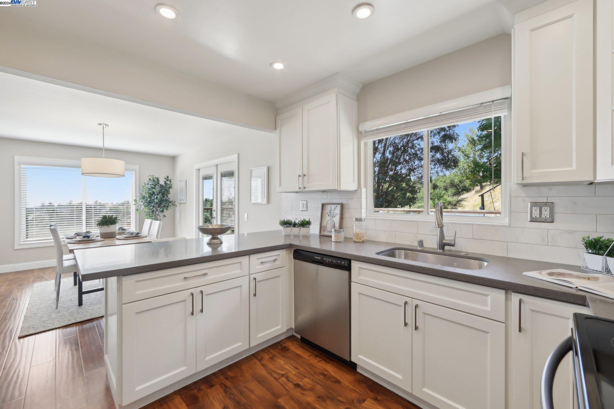 10288 Royal Oak Rd