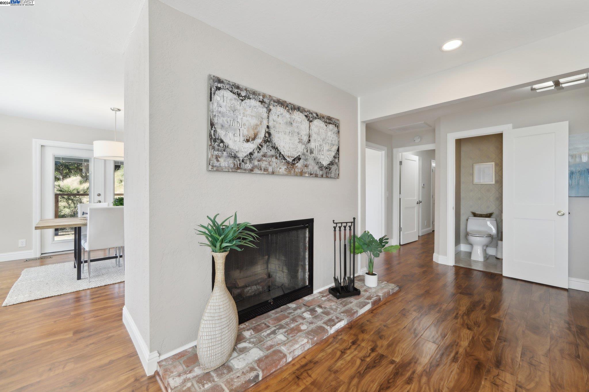 10288 Royal Oak Rd