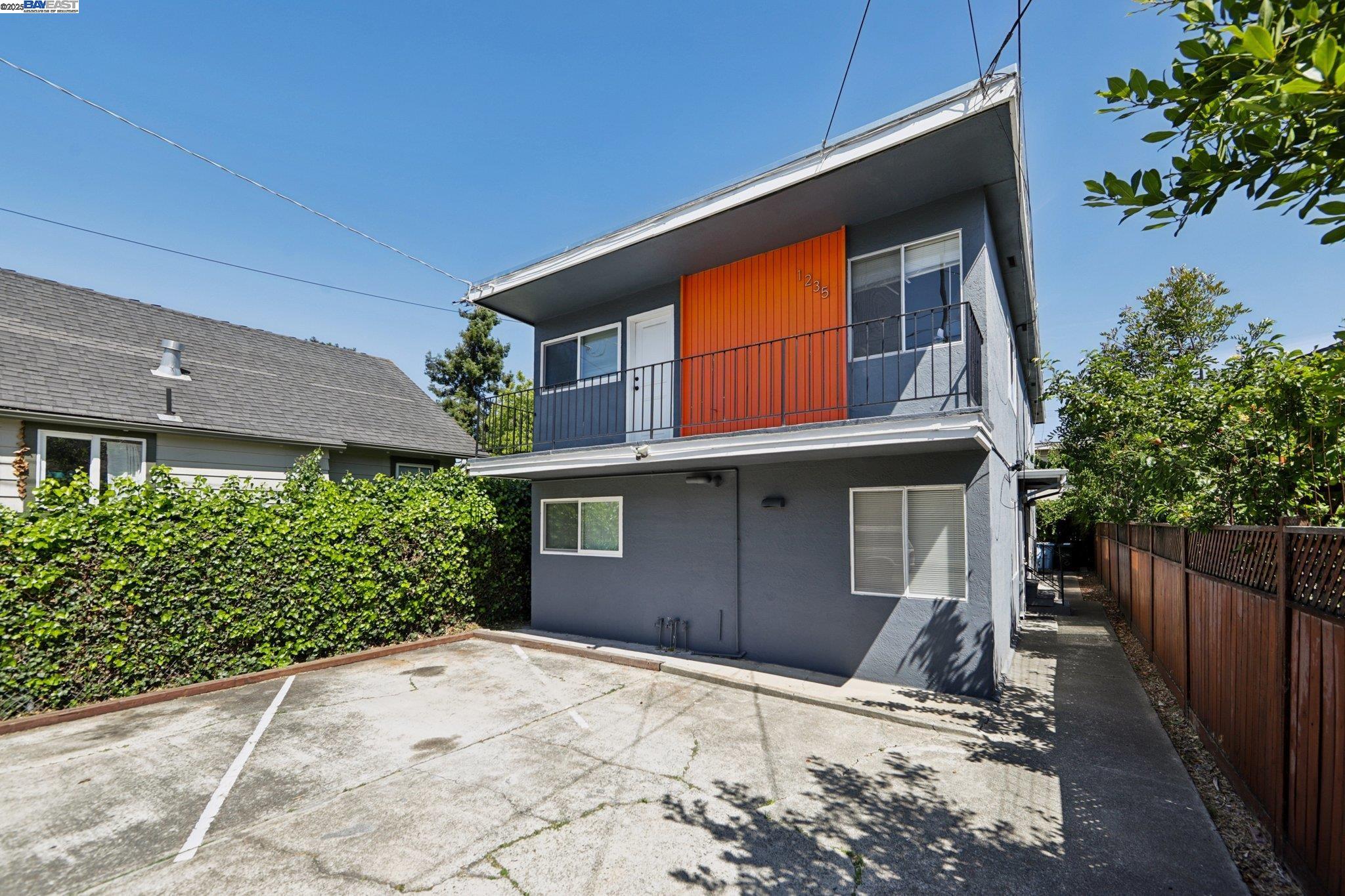 1235 Carrison Street