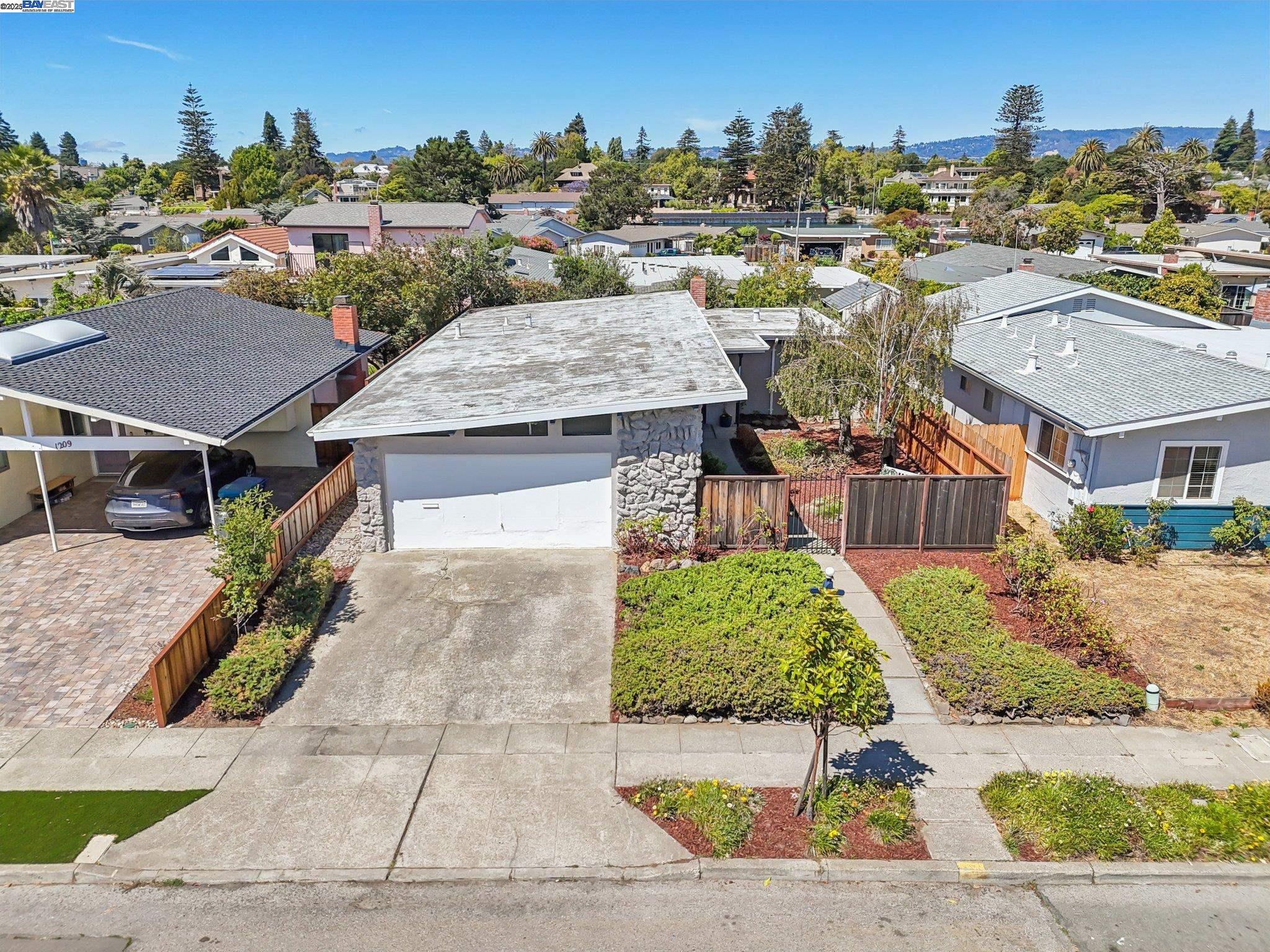 1213 Rosewood Way