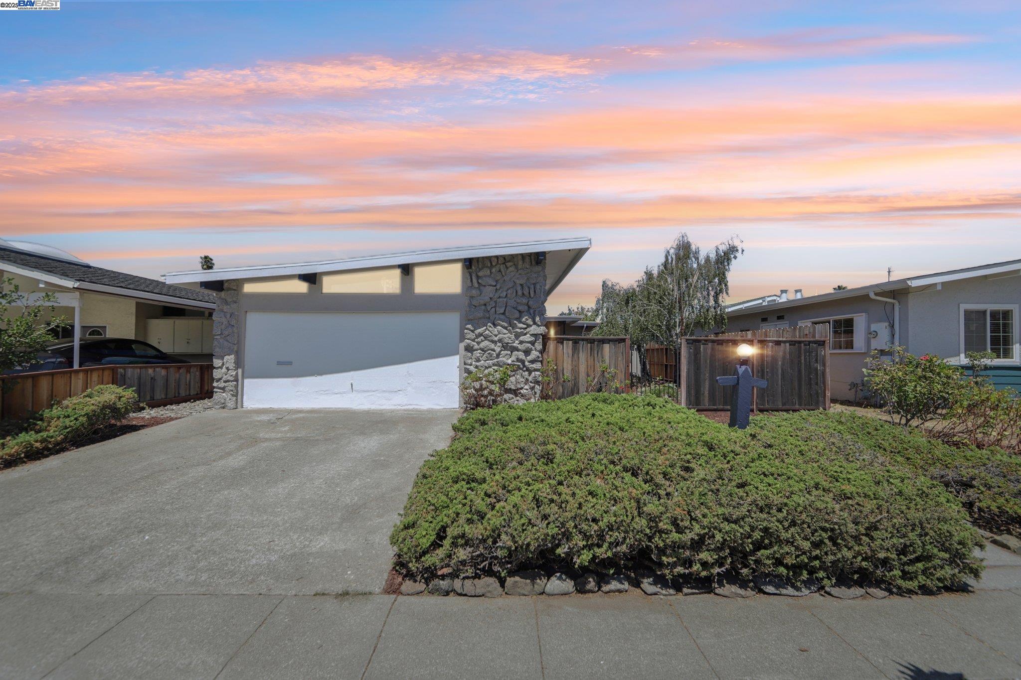 1213 Rosewood Way