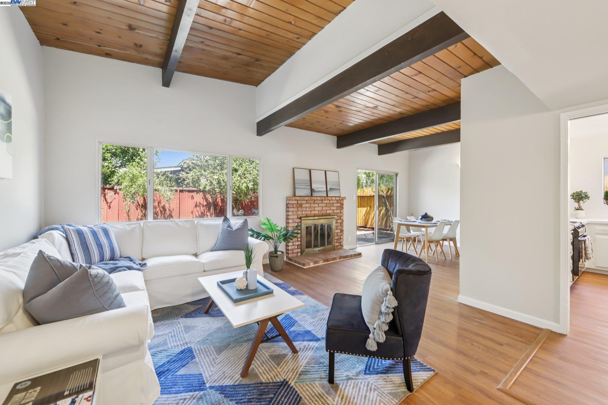 1213 Rosewood Way