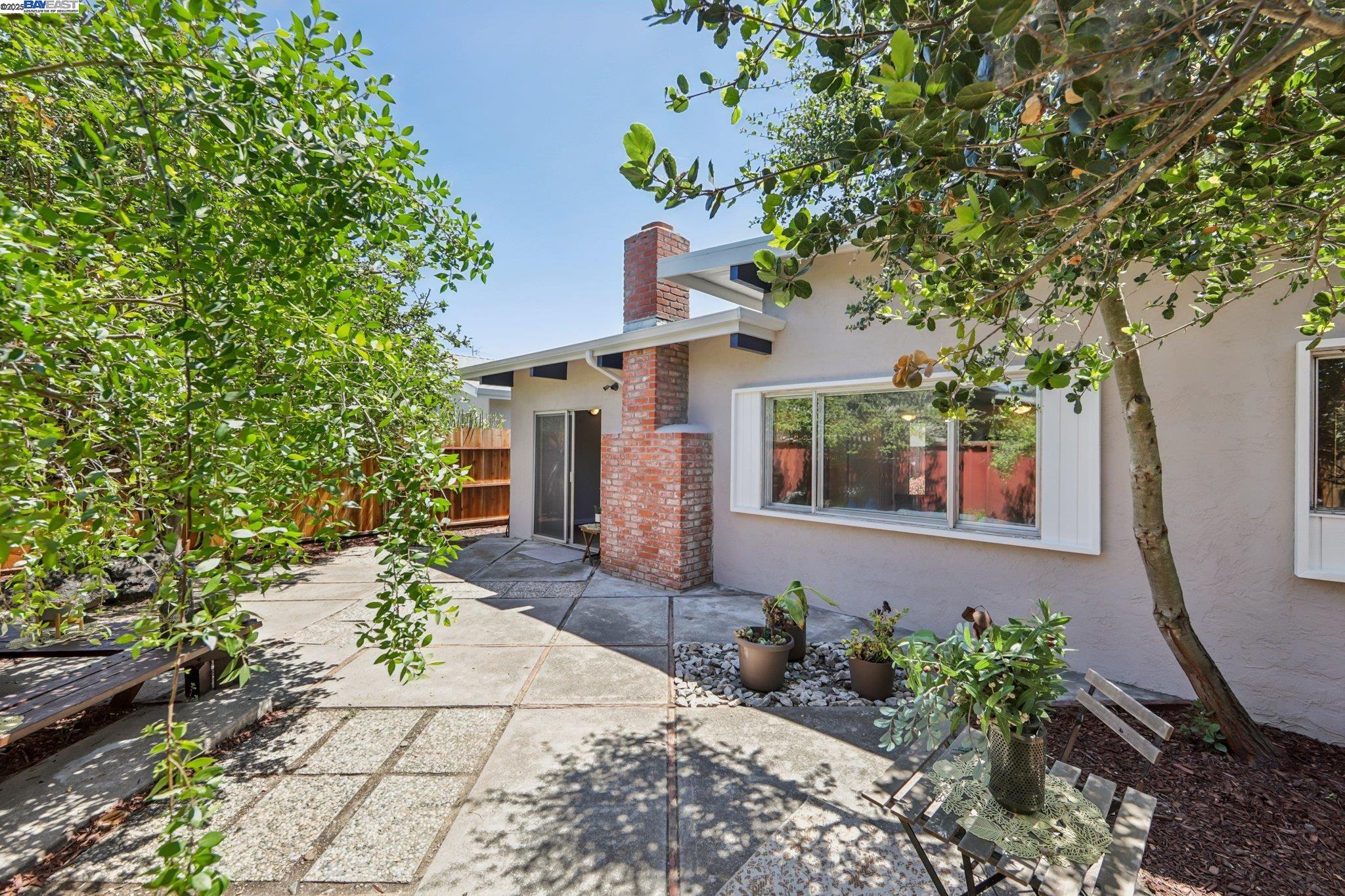 1213 Rosewood Way
