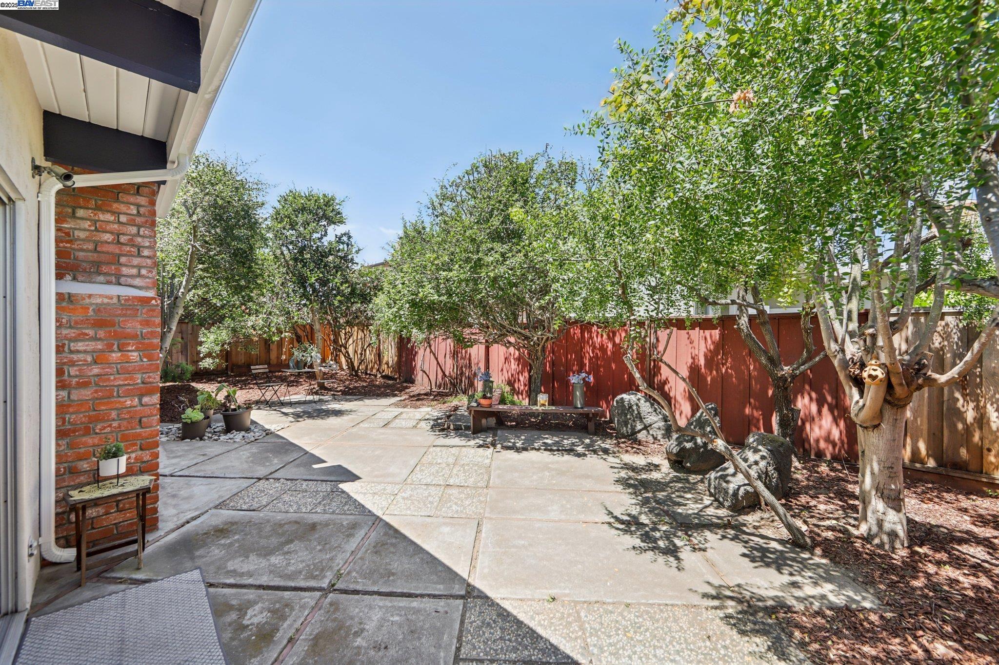 1213 Rosewood Way