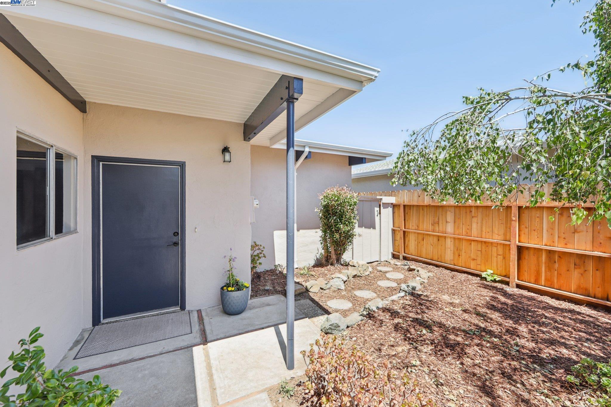 1213 Rosewood Way