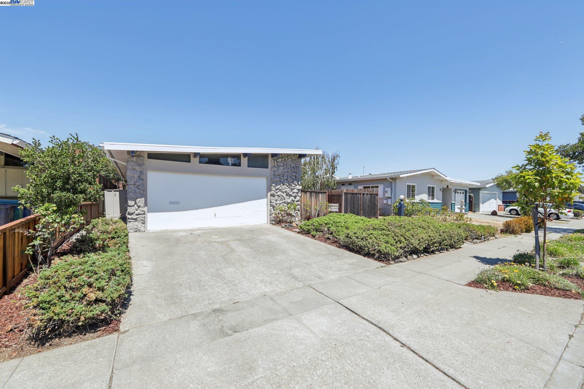 1213 Rosewood Way