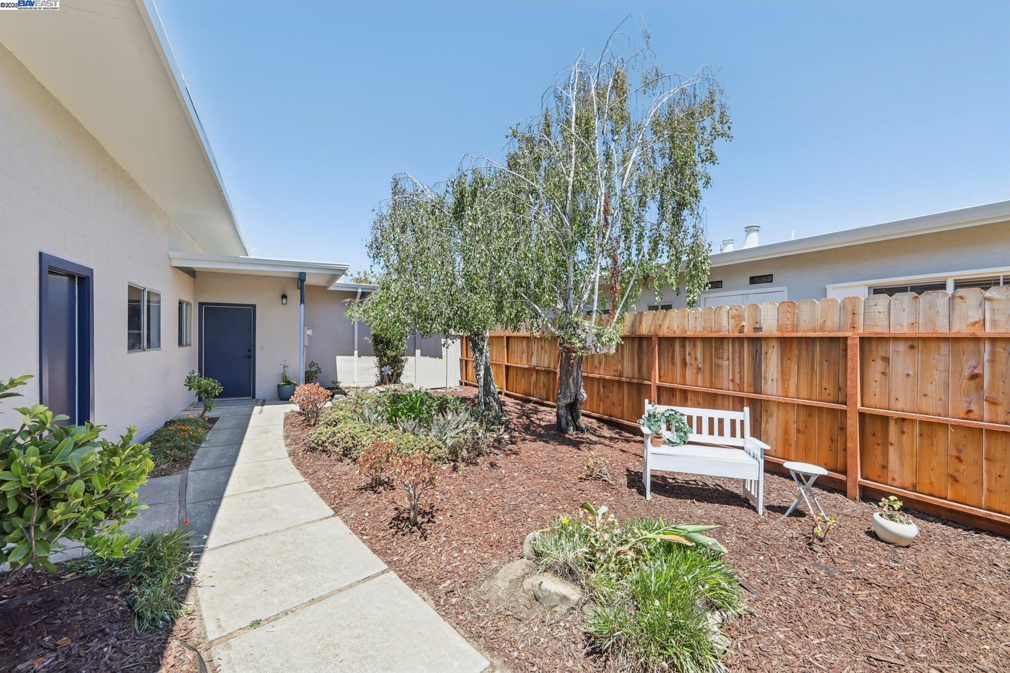 1213 Rosewood Way
