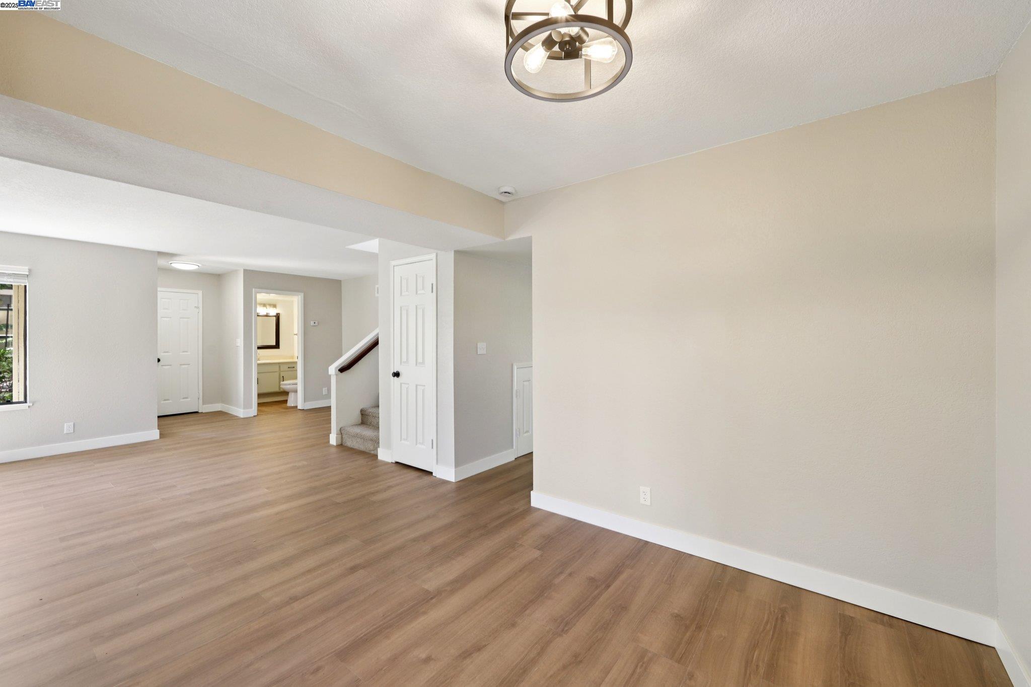 105 Carob Ln