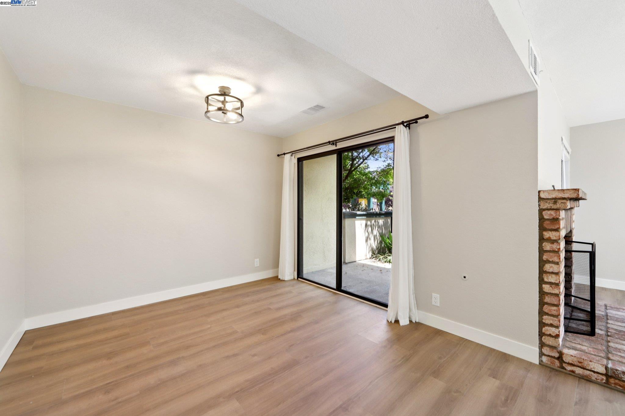 105 Carob Ln