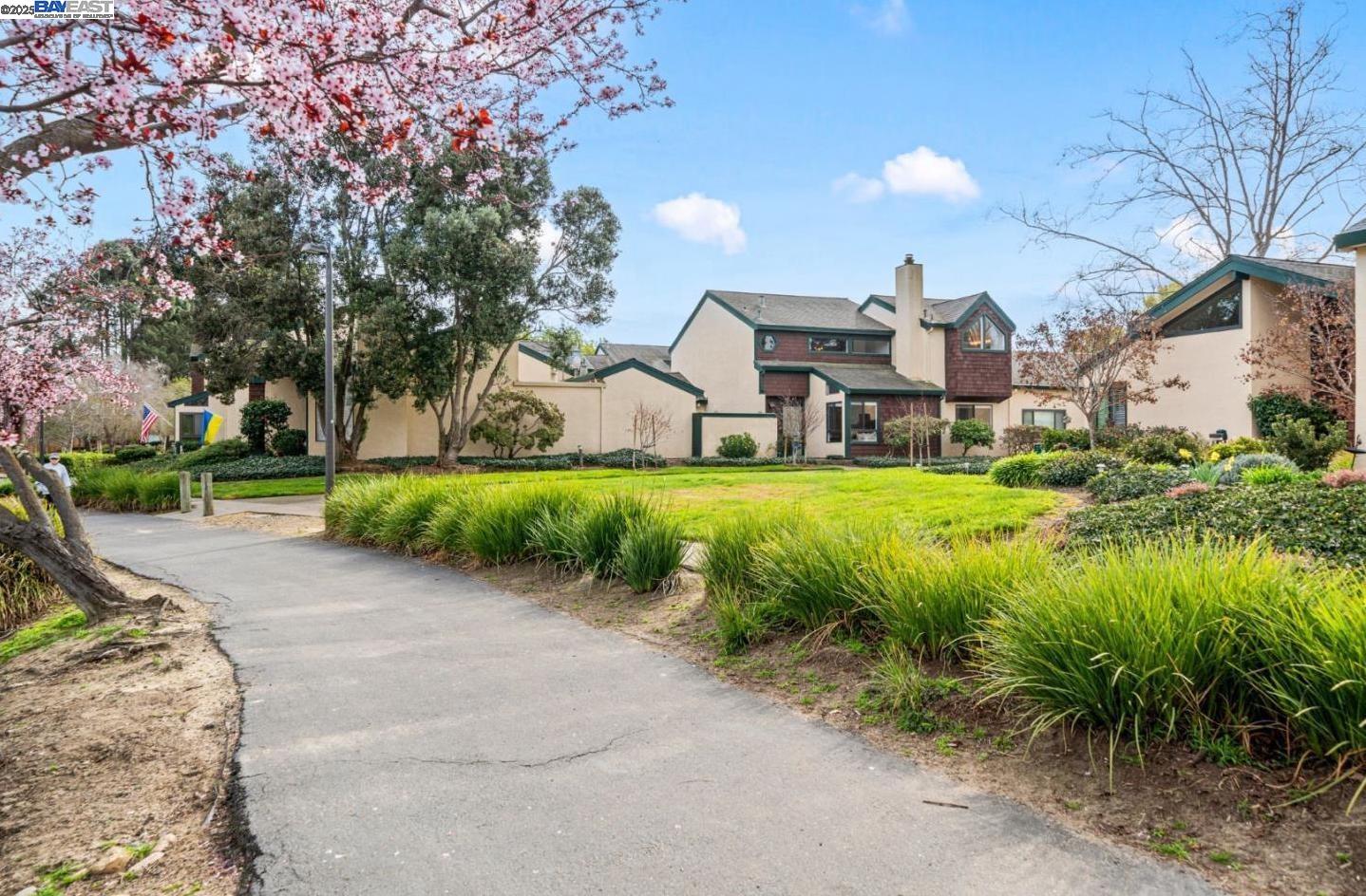 105 Carob Ln