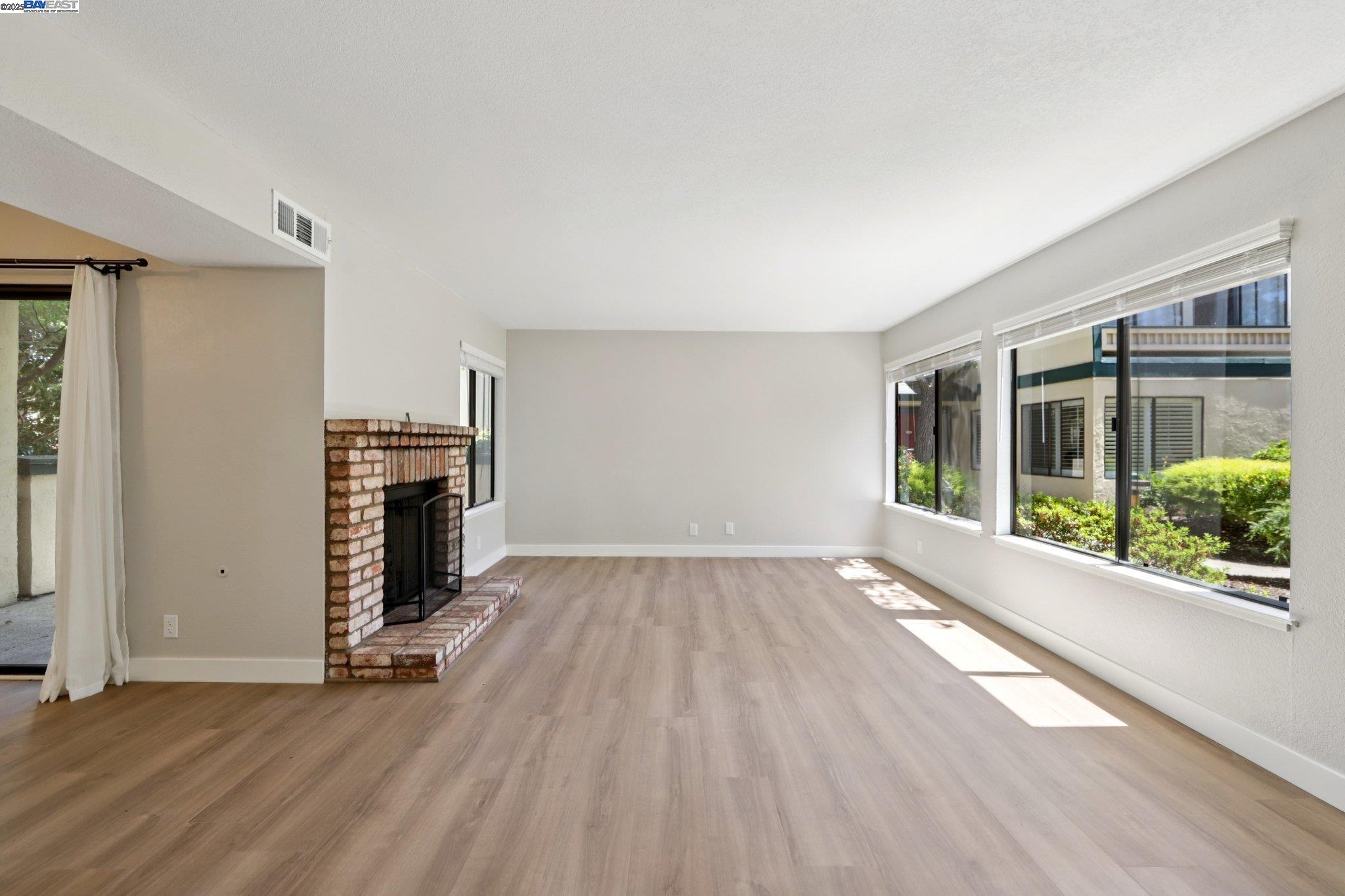 105 Carob Ln