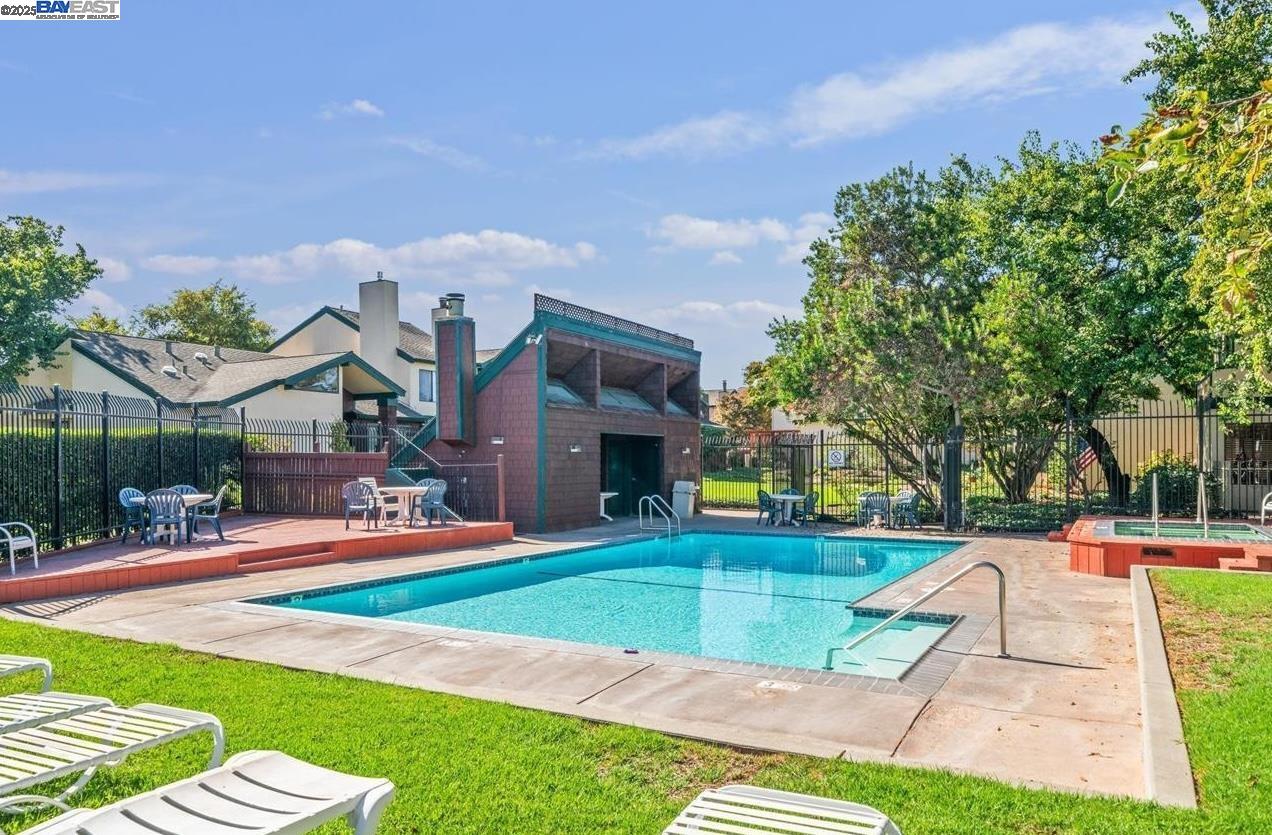 105 Carob Ln