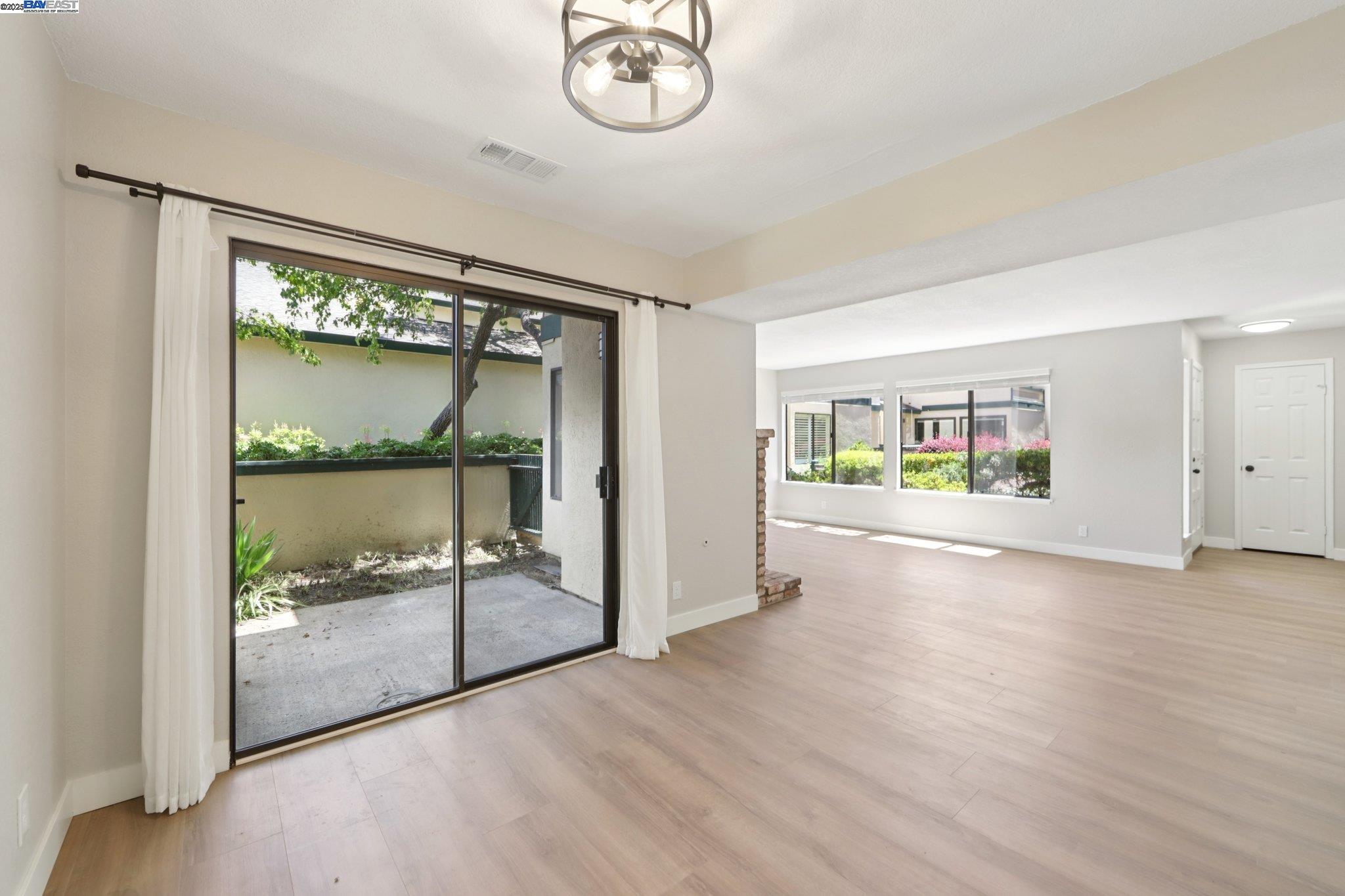 105 Carob Ln