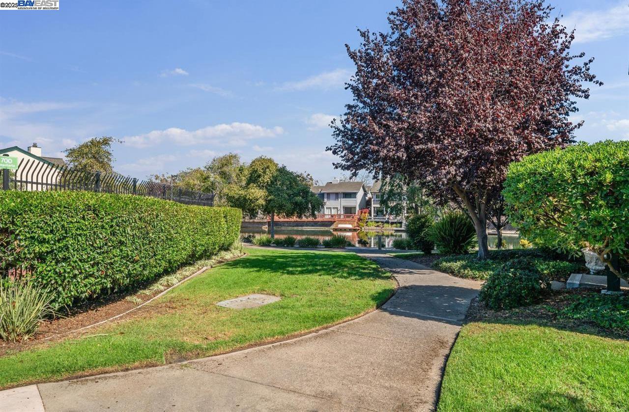 105 Carob Ln