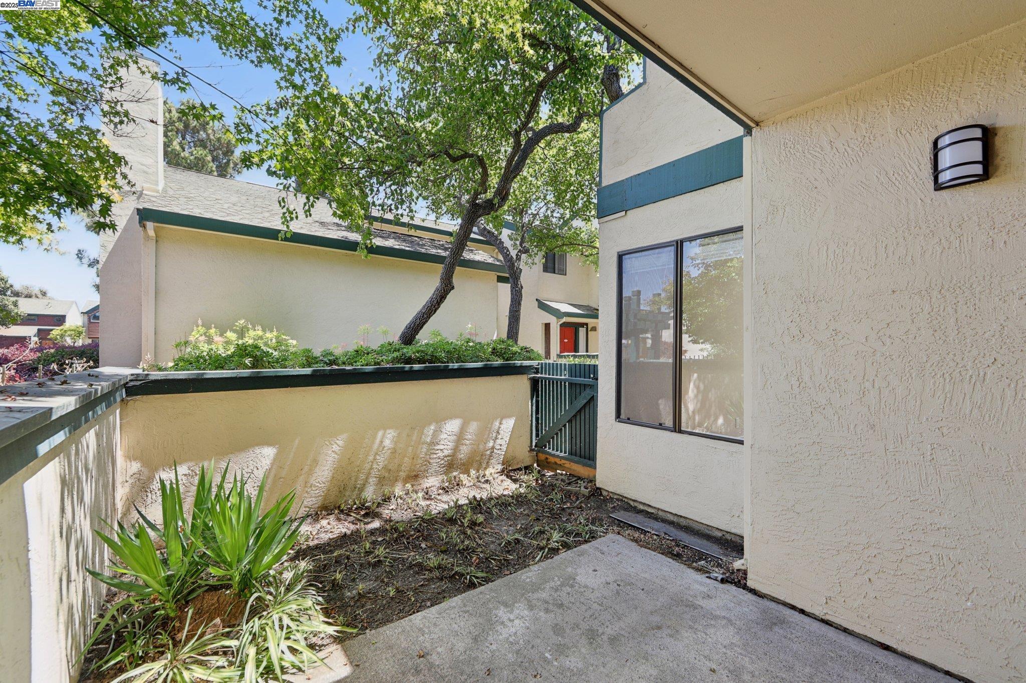 105 Carob Ln
