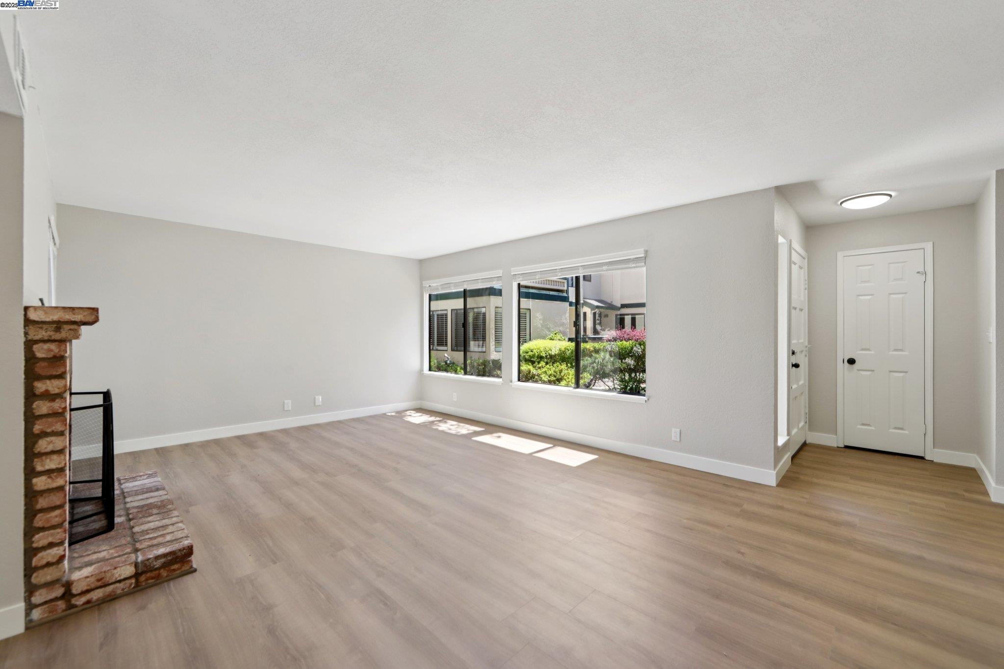 105 Carob Ln