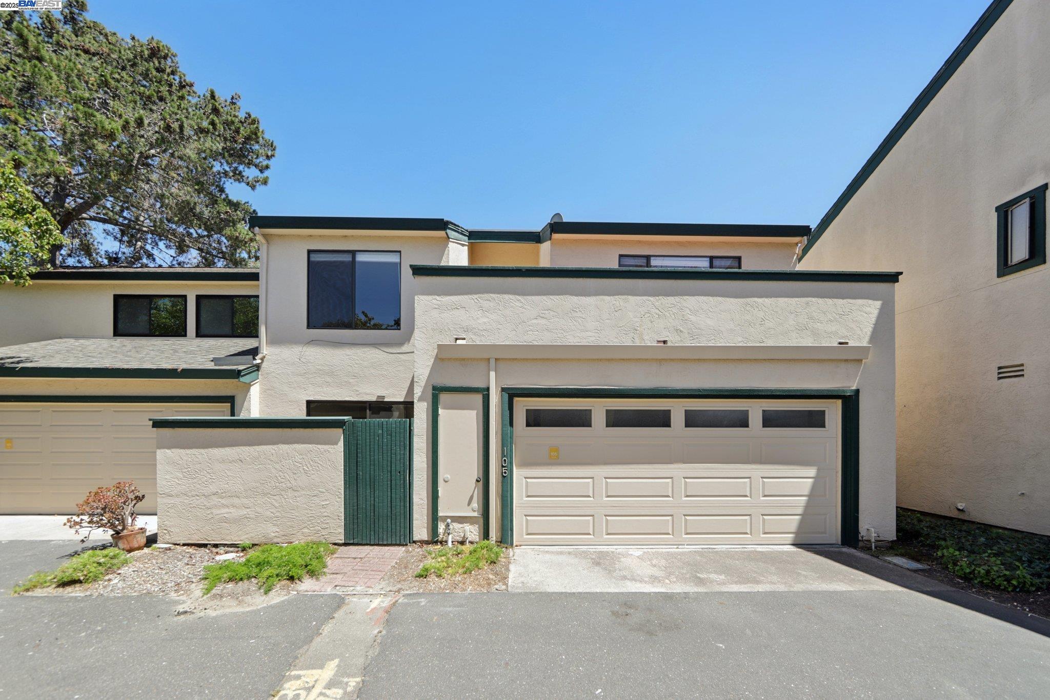 105 Carob Ln