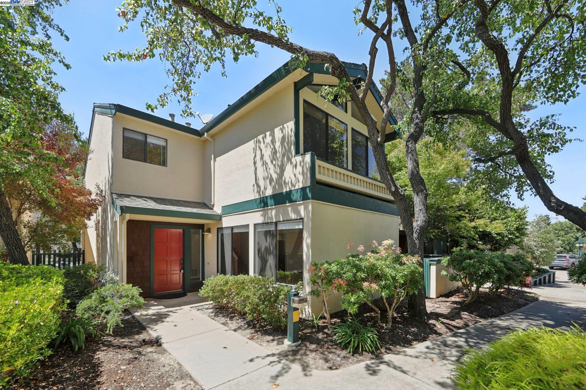 105 Carob Ln