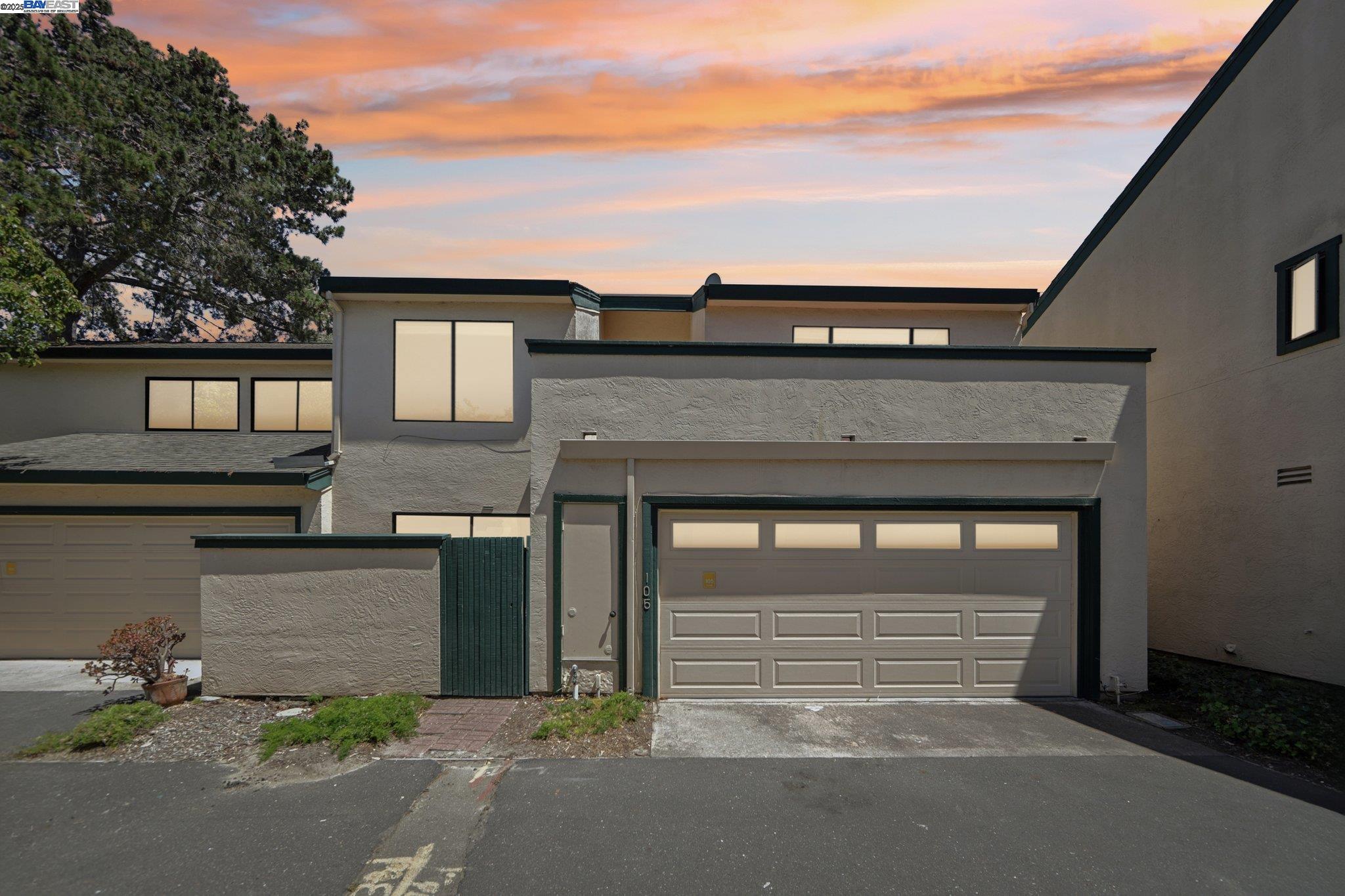 105 Carob Ln