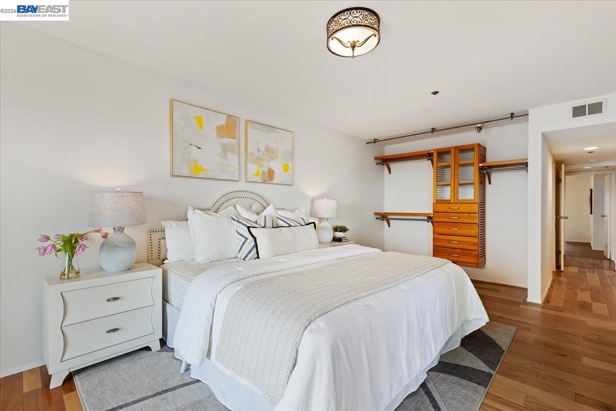 933 Shoreline Dr # 203