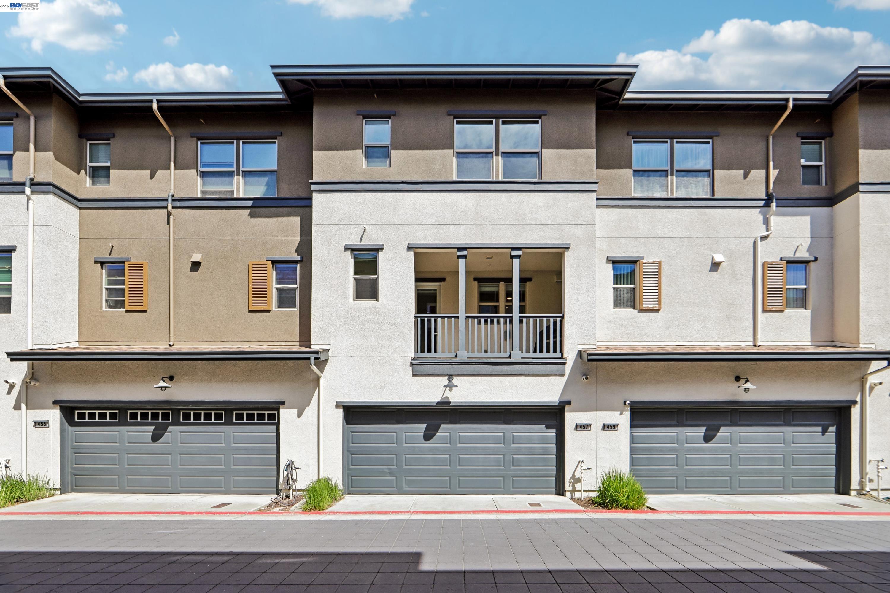 457 Diller Street