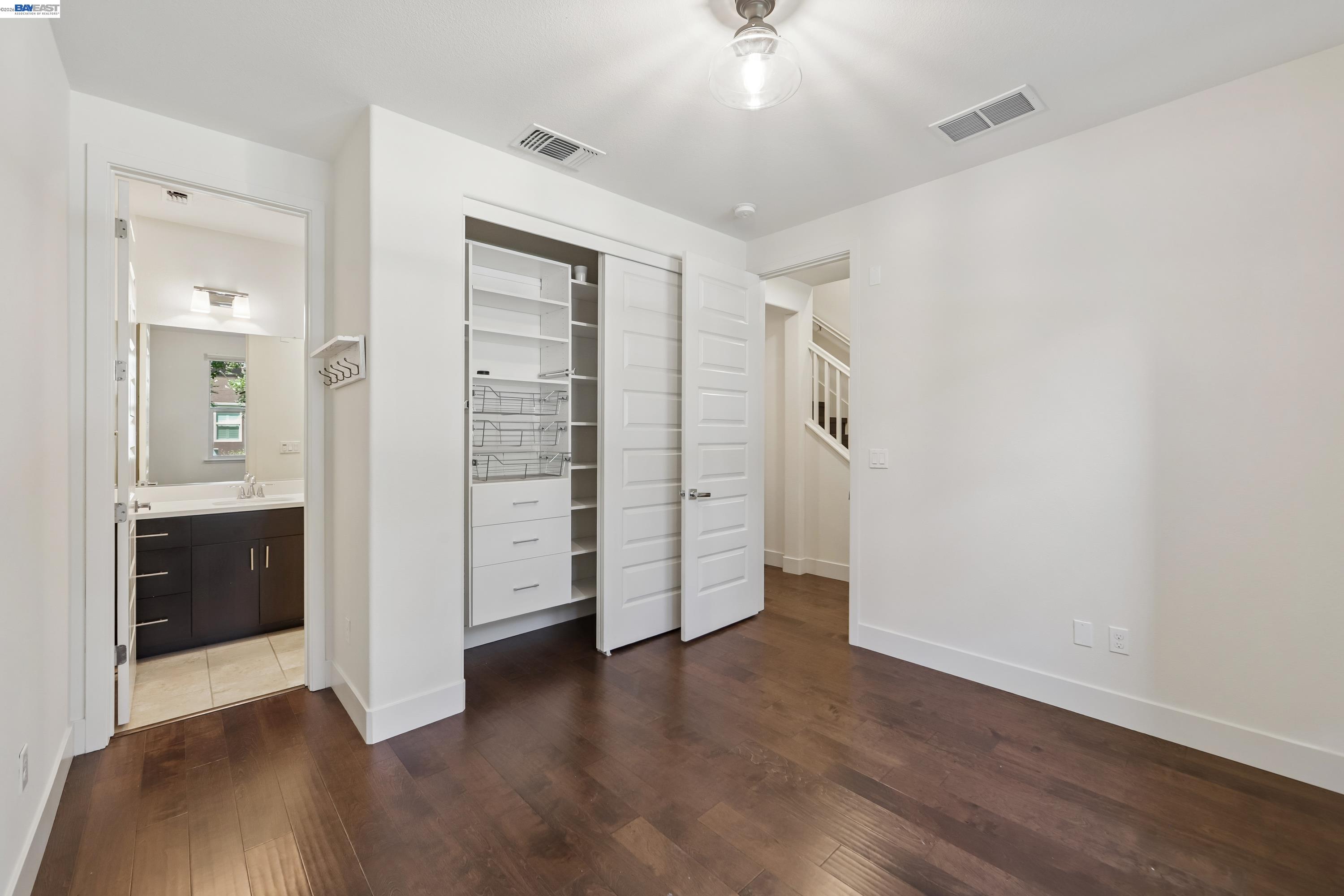 457 Diller Street