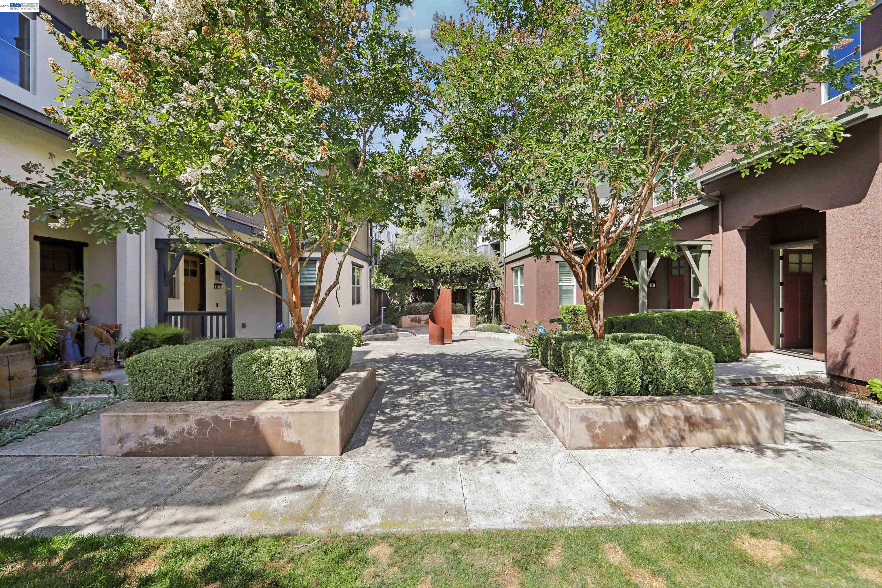 457 Diller Street